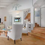 Вилла Privata Con Piscina In Pantogia