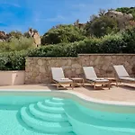 Вилла Privata Con Piscina In Pantogia *