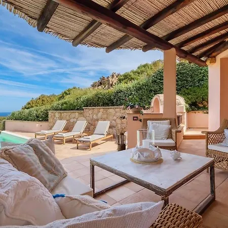Privata Con Piscina In Pantogia * Порто-Черво